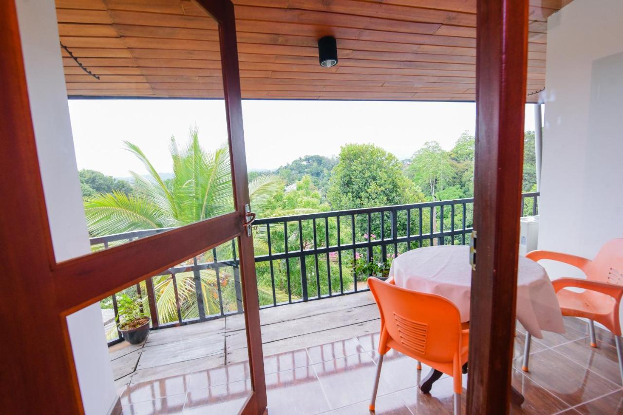 Blue Haven Guest House Kandy Exterior photo